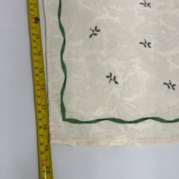 Spode Christmas Tree Santa On Top 19x18 Cloth Napkins Set of 4 - Picture 10 of 11